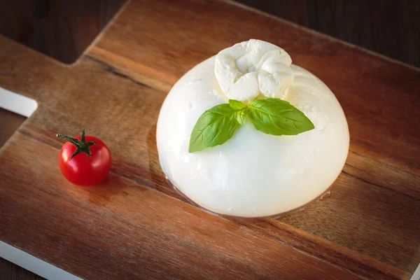 이탈리아 모 짜 렐 라 burrata — 스톡 사진