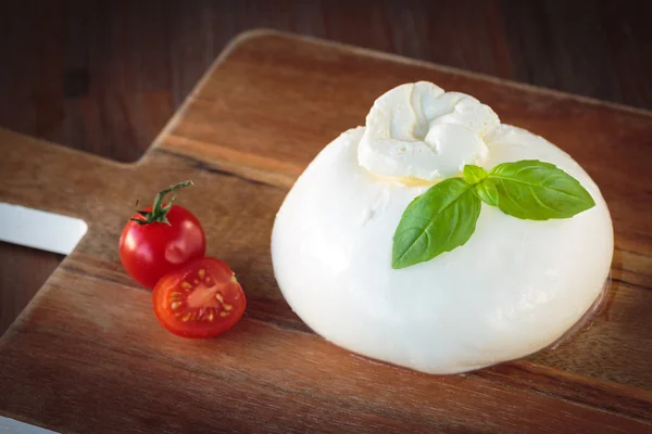 Italian mozzarella burrata — Stock Photo, Image