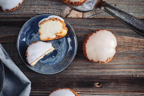 Köstliches Französisches Choux Craquelin Gebäck Gefüllt Mit Sahne — Stockfoto