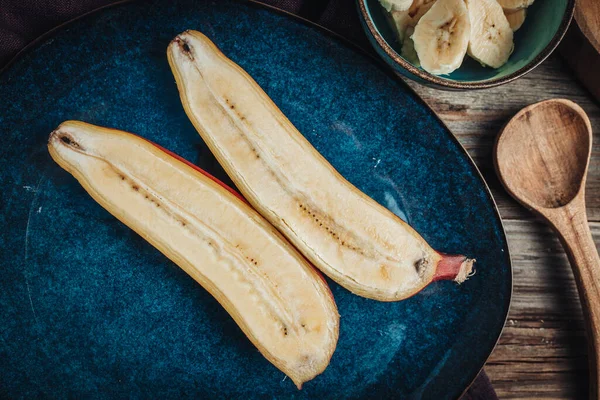 Deliciosas Bananas Rojas Crudas Frescas América Del Sur —  Fotos de Stock