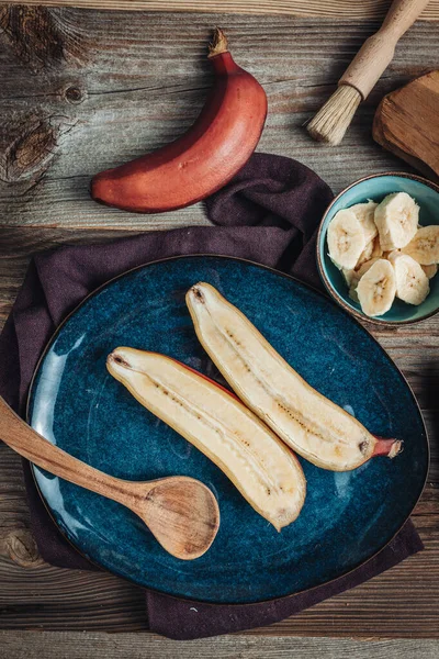 Deliciosas Bananas Rojas Crudas Frescas América Del Sur —  Fotos de Stock