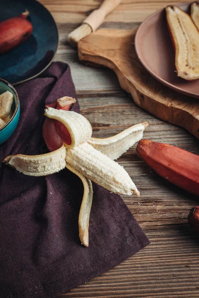 Deliciosas Bananas Rojas Crudas Frescas América Del Sur —  Fotos de Stock