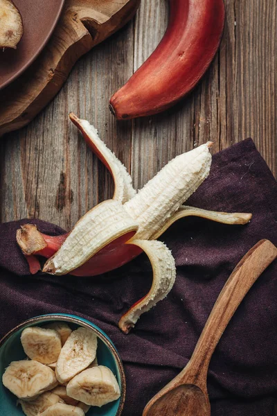 Deliciosas Bananas Rojas Crudas Frescas América Del Sur —  Fotos de Stock