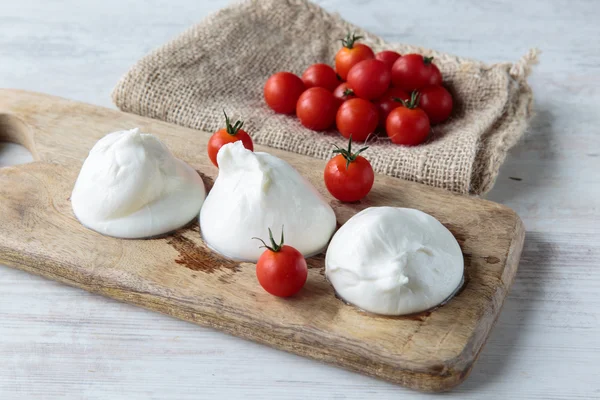 Burrata 치즈 — 스톡 사진