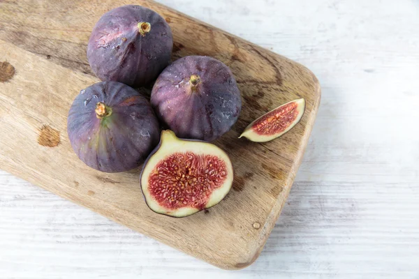 Fresh dark figs — Stock Photo, Image