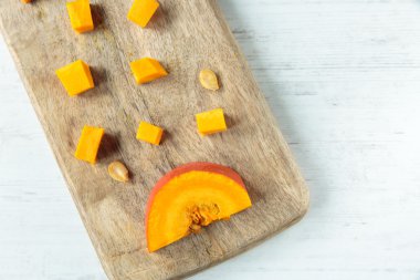 Kuri squash dilimlenmiş