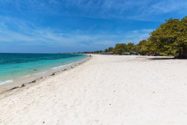 Küba'da beyaz kum plaj