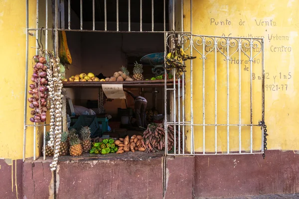 Food shop in Trinidad — Stock Photo, Image