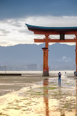 Itsukuşima Tapınak