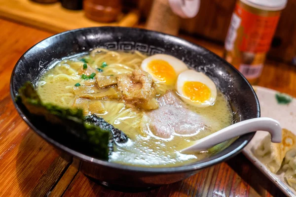 伝統的な日本のラーメン — ストック写真