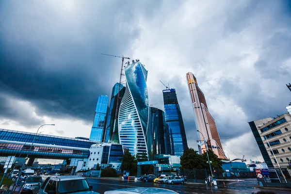 Великий міський туристичний вид подорожей в літній день — стокове фото