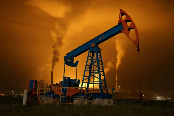 En olja pump jack — Stockfoto