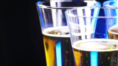 3 bardak bira döndürmek, top