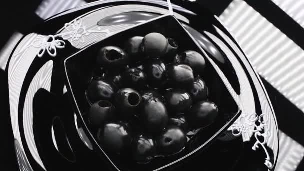Bol d'envergure avec olives — Video