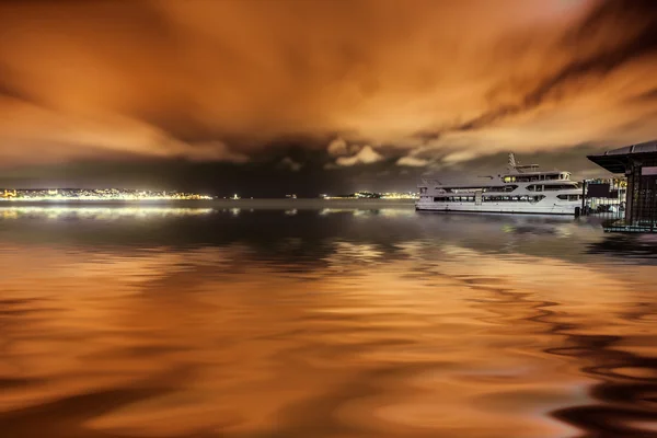 Istanbul cityscape geceleri — Stok fotoğraf