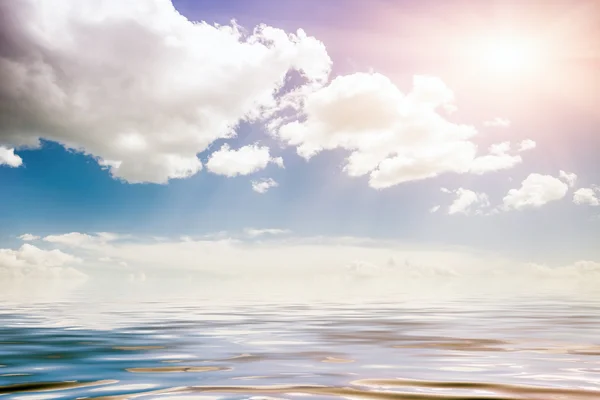 Havet och mulen himmel — Stockfoto