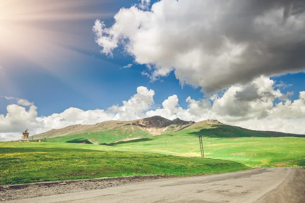 Road and blue sky — Stock Photo, Image