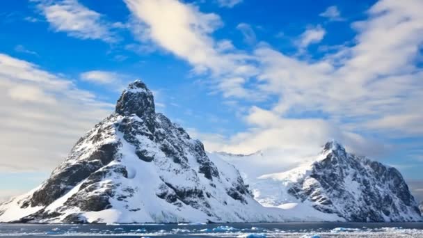 Snow-capped mountains in Antarctic — Stock Video