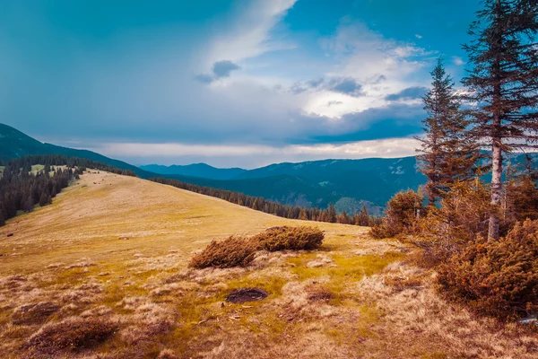 Güzel Dağlar Manzarası — Stok fotoğraf