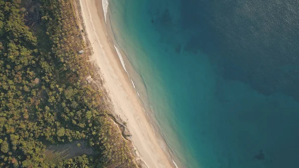 바다만의 열 대 풍경의 꼭대기에는 모래 해변 항공이 있습니다. 자연 경관은 없어 — 스톡 사진