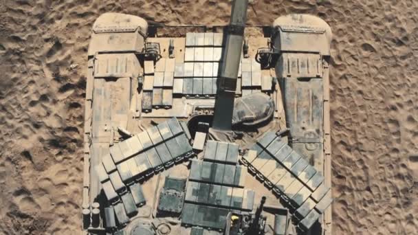 Military tank close up top down aerial view panorama. War machine with a gun and muzzle — Stock Video