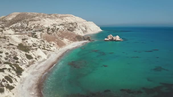 Panorama krásná laguna, pláž Kypr. Azurový oceán. Slavná turistická destinace. Nikdo — Stock video