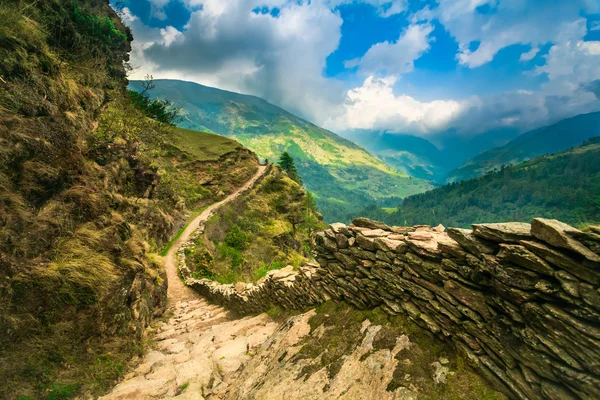 Dağ yolu — Stok fotoğraf