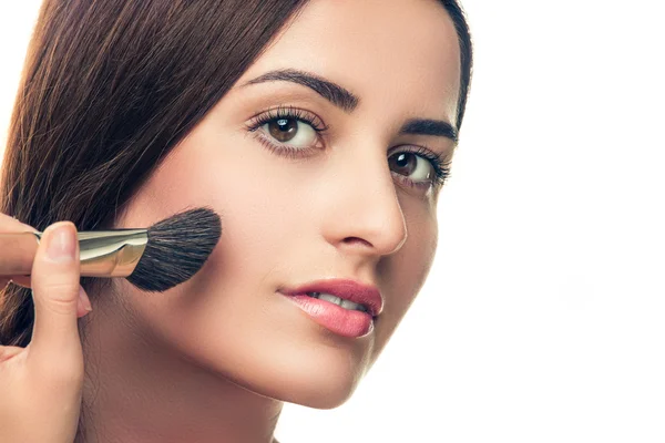 Schönheit Mädchen mit Make-up Pinsel — Stockfoto