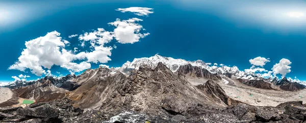 360 градусов Панорамный вид с Gokyo Ri — стоковое фото