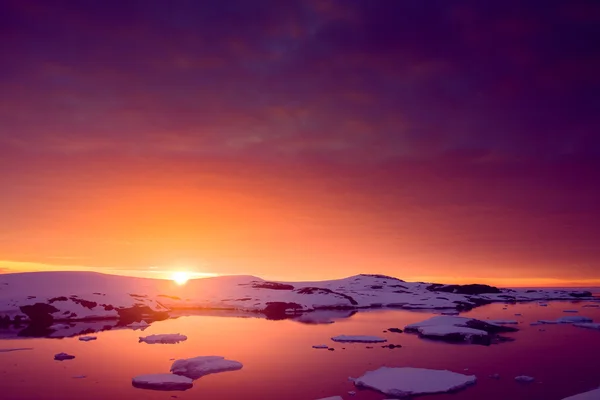 Zonsondergang in antarctica — Stockfoto