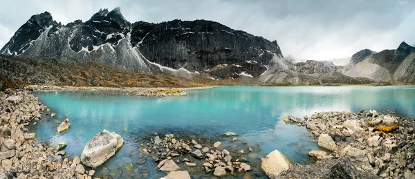 Bellissimo paesaggio montano — Foto Stock