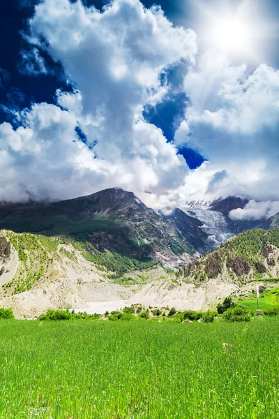 ネパールでのトレッキング — ストック写真