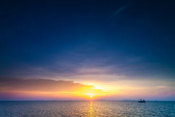 Tropische zonsondergang — Stockfoto