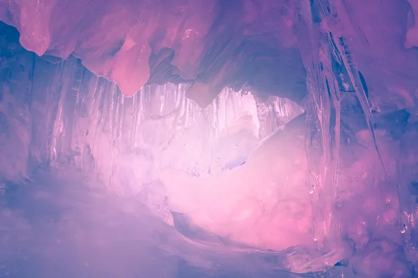 南極大陸のパステル ピンクの氷の洞窟 — ストック写真