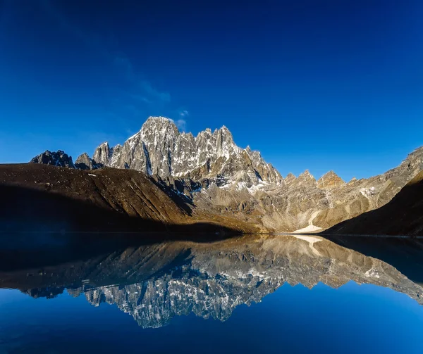 Bellissimo paesaggio montano — Foto Stock