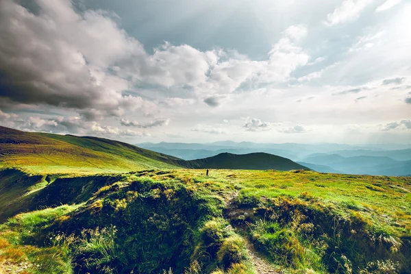 Paisagem montesa no verão — Fotografia de Stock