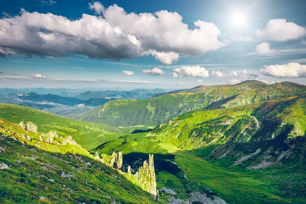 Paisaje de montaña en verano —  Fotos de Stock