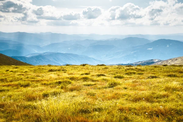 Paisagem montanhosa no outono — Fotografia de Stock