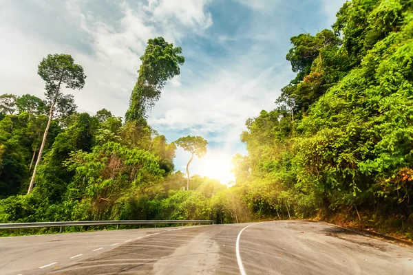 Camino del campo al atardecer — Foto de Stock