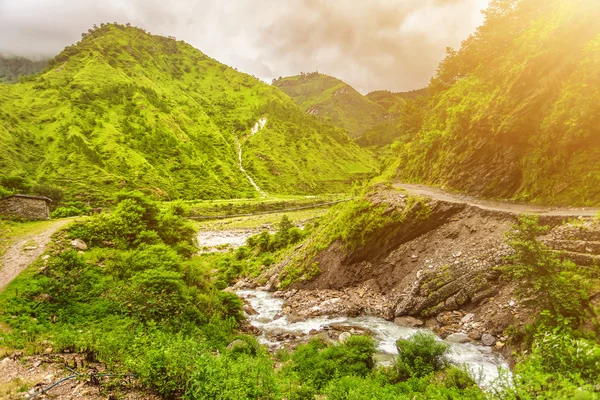 Floden och bergen i Nepal — Stockfoto