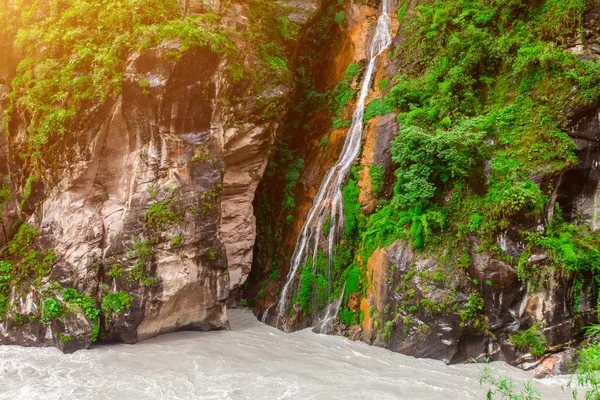 Waterfall and river in Nepal — Stock Photo, Image