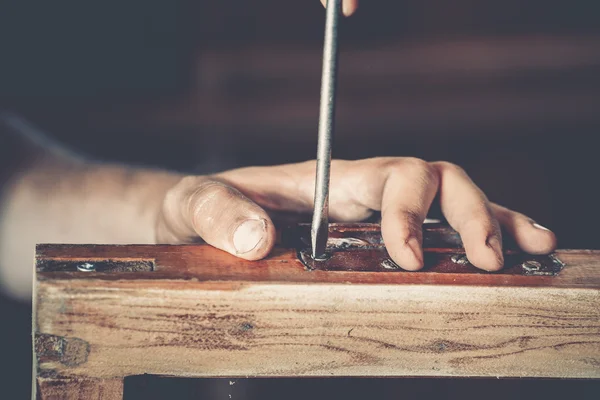 Tischler bei der Arbeit — Stockfoto