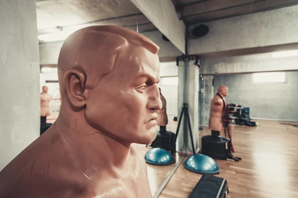 Mannequins de sport en salle de gym — Photo