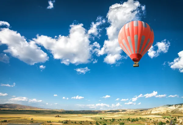 Heißluftballon über Kappadokien — Stockfoto