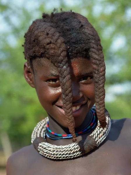 Retrato de niña Himba, Namibia — Foto de Stock