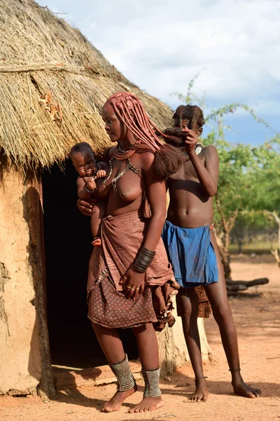 Himba kadınları çocuk, Namibya 