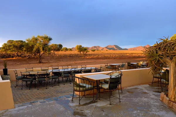 Café al aire libre en lodge. Viajes África — Foto de Stock