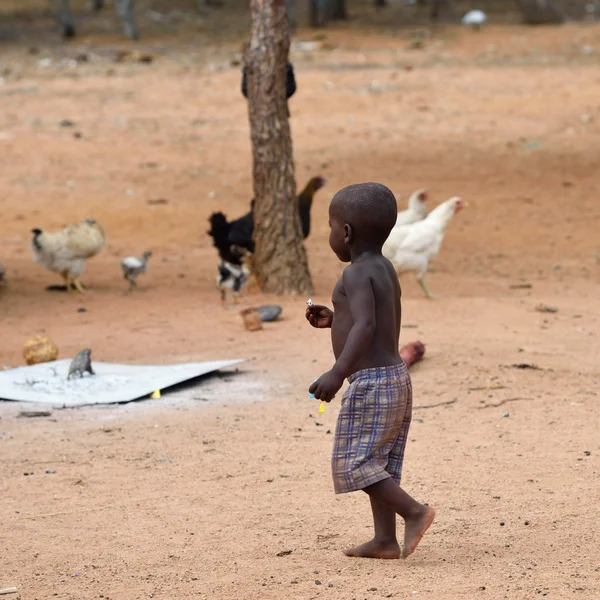 Himba хлопчик, Намібія — стокове фото