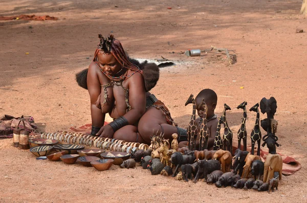 Himba-kansa, Namibia — kuvapankkivalokuva