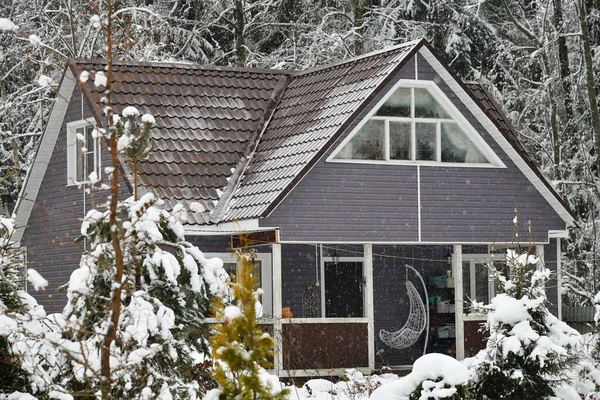 Casa Campo Madera Bosque Invierno Durante Las Nevadas Rusia — Foto de Stock